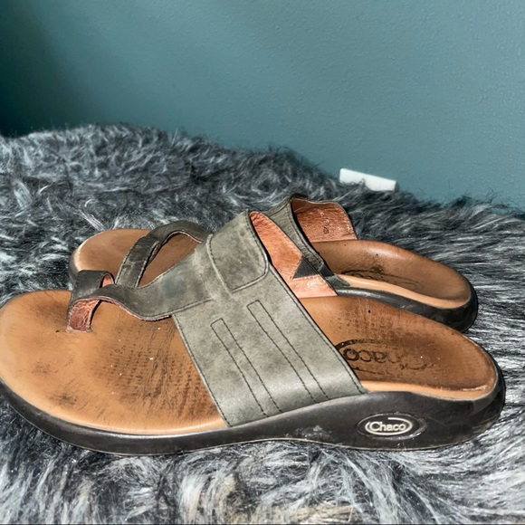Chaco Shoes - Charcoal leather flip-flops sandals size 7 1/2